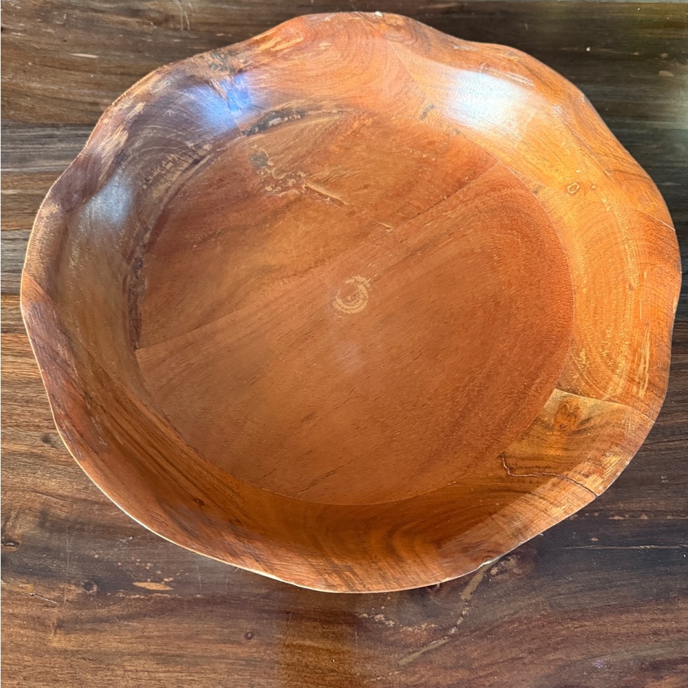 New Acacia Handcrafted Wooden Salad Bowl with Serving Spoons - Picture 2 of 6
